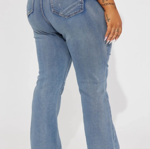 Sculpting Stretch Jeans - Picture 3 of 4
